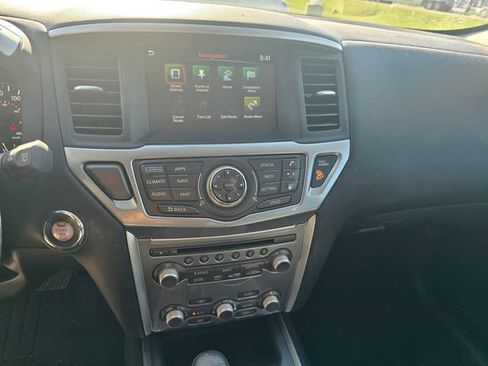 Used 2018 Nissan Pathfinder SL AWD/4WD image 20