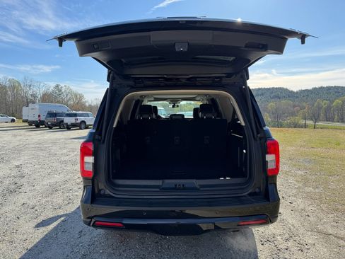 Used 2023 Ford Expedition Max XLT image 8