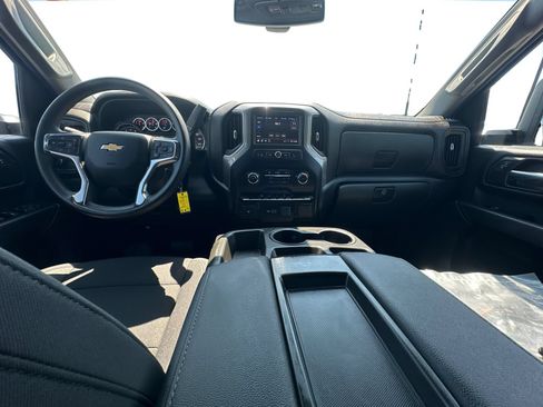 Used 2022 Chevrolet Silverado 2500 Custom w/ Custom Value Package AWD/4WD image 13