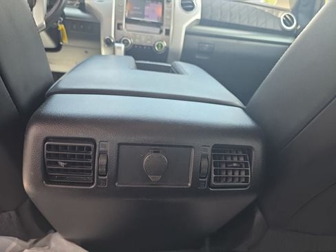Used 2015 Toyota Tundra 4x4 CrewMax image 14