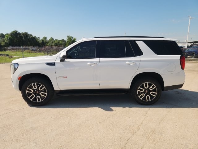 Used 2024 GMC Yukon AT4 w/ Technology Package AWD/4WD image 4
