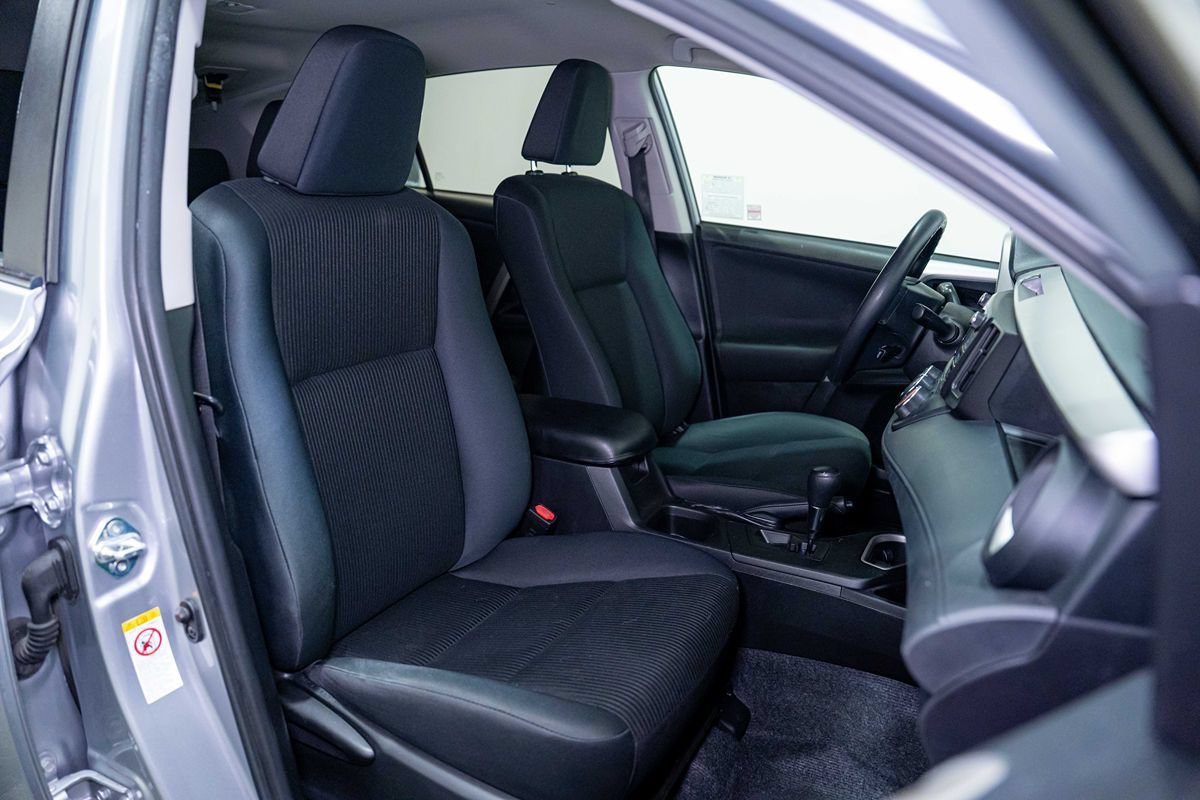 Used 2016 Toyota RAV4 LE FWD image 18