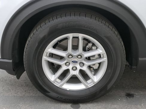 Used 2026 Ford Explorer Active w/ Active Comfort Package RWD image 11