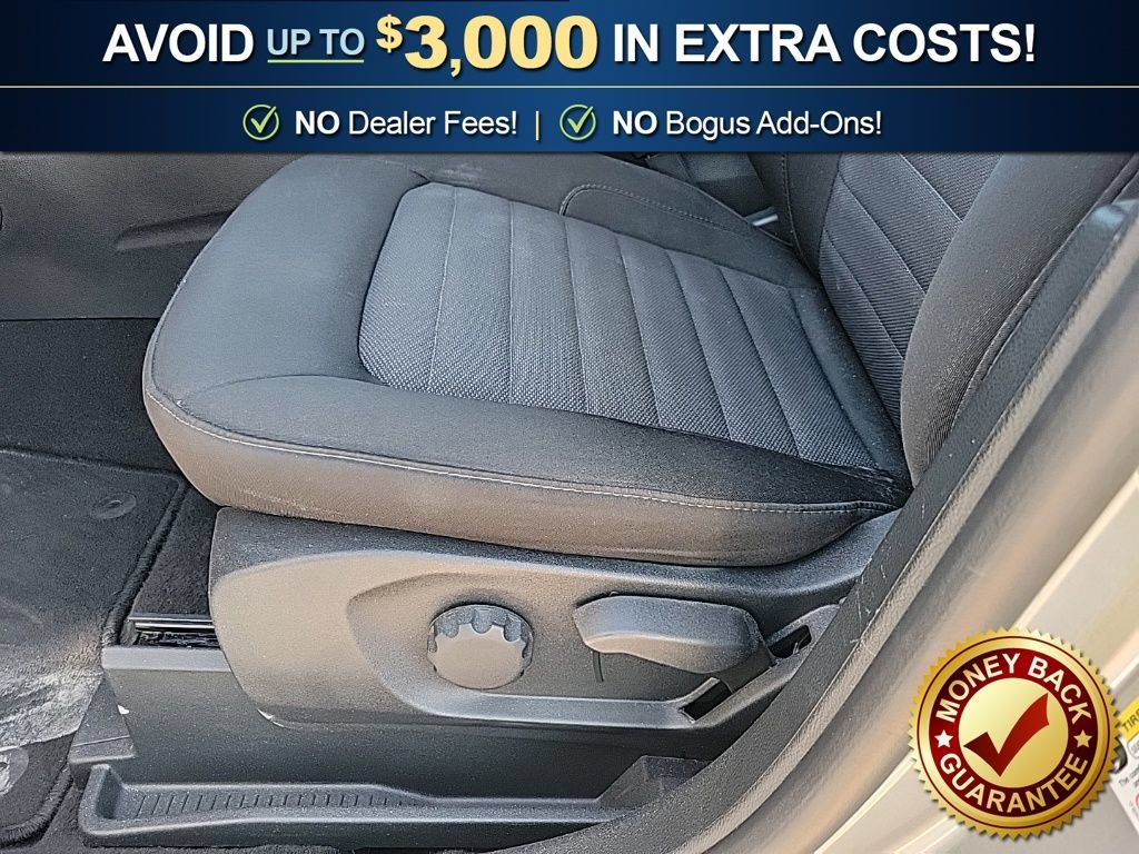 Used 2024 Ford Edge SE w/ Black Appearance Package AWD/4WD image 16