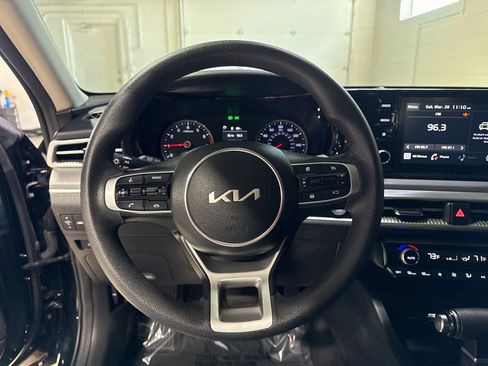 Used 2022 Kia K5 LXS image 10