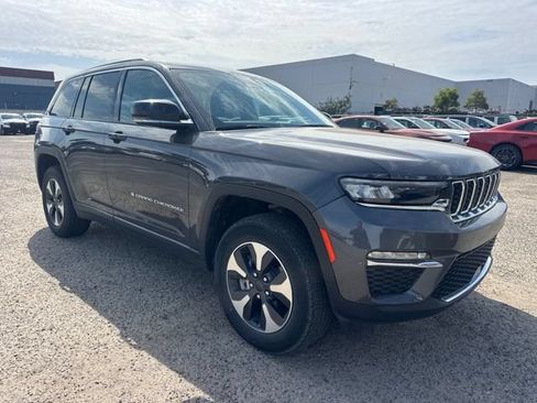 Used 2024 Jeep Grand Cherokee Limited 4xe AWD/4WD image 3