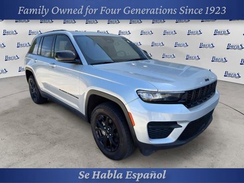 Used 2024 Jeep Grand Cherokee Altitude AWD/4WD image 1