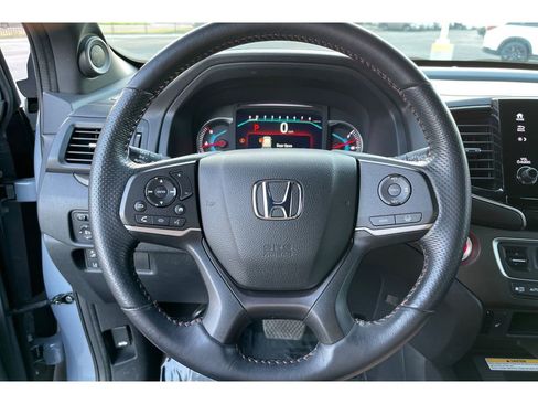 Certified 2022 Honda Pilot TrailSport image 36