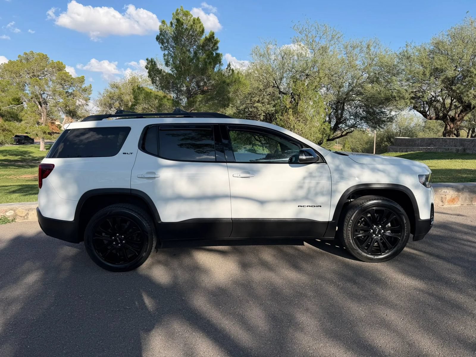 Used 2022 GMC Acadia SLT w/ Elevation Edition AWD/4WD image 6
