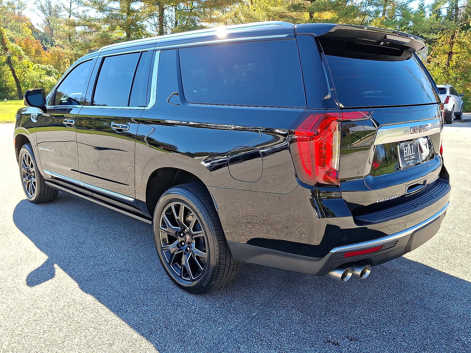 Certified 2023 GMC Yukon XL Denali w/ Denali Reserve Package AWD/4WD image 22