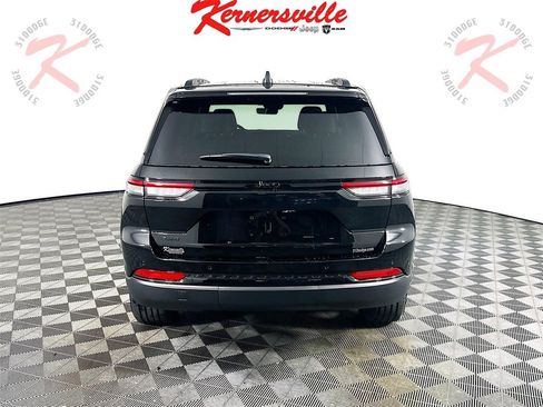 New 2025 Jeep Grand Cherokee Altitude image 6