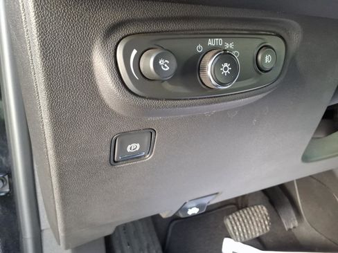 Used 2022 GMC Terrain SLT image 20