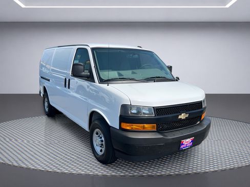 Used 2021 Chevrolet Express 2500 w/ Driver Convenience Package RWD image 8