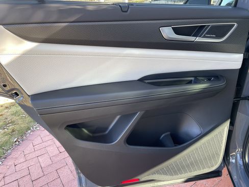 New 2026 Volkswagen Atlas Cross Sport SEL Premium R-Line image 11