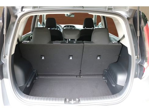 Used 2025 Kia Soul LX w/ LX Technology Package FWD image 17