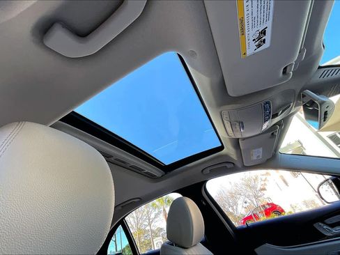 Used 2018 Mercedes-Benz E 300 image 13