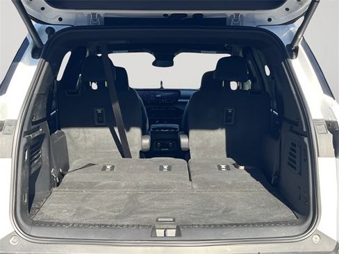 Used 2025 Buick Enclave Preferred image 8