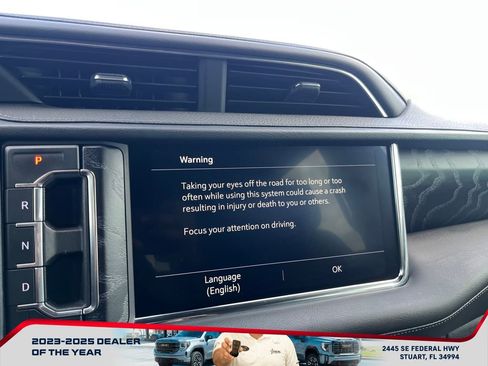 Used 2021 GMC Yukon Denali w/ Denali Premium Package image 32