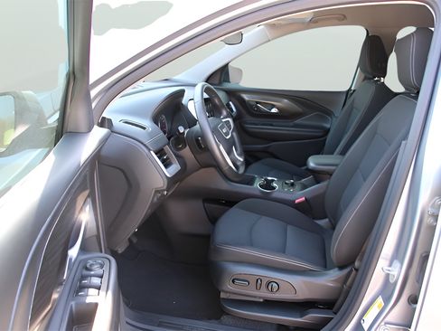 Used 2023 GMC Terrain SLE w/ Driver Convenience Package FWD image 13