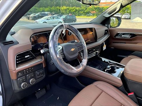 New 2026 Chevrolet Suburban High Country AWD/4WD image 9