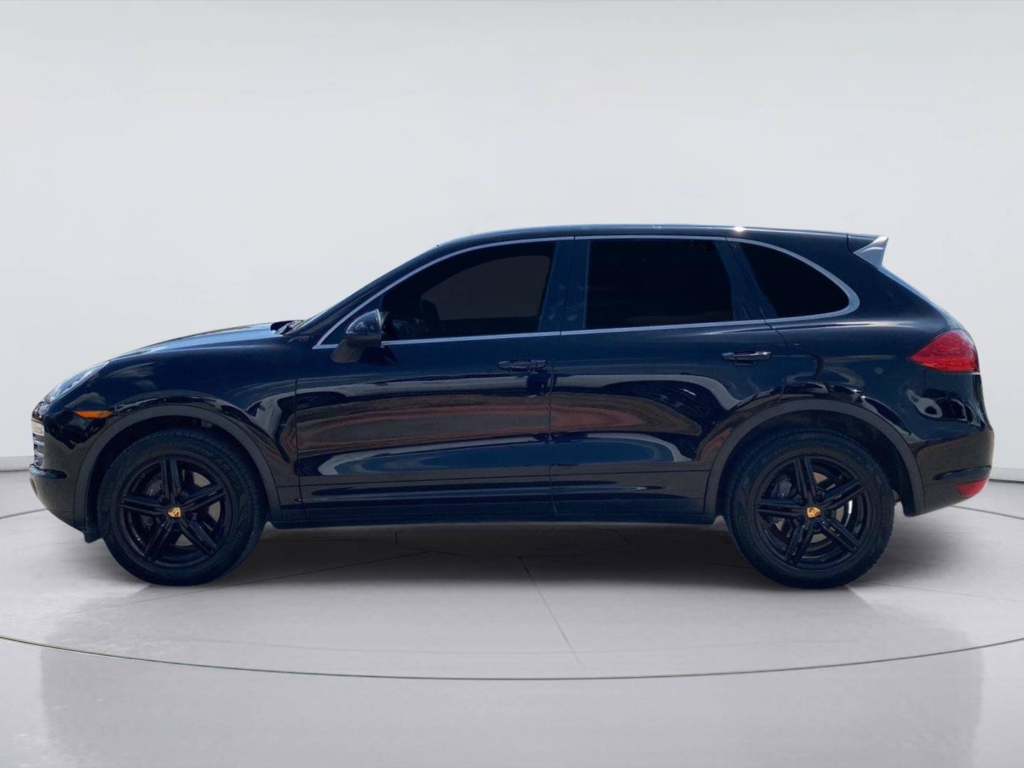 Used 2014 Porsche Cayenne Platinum Edition AWD/4WD image 2