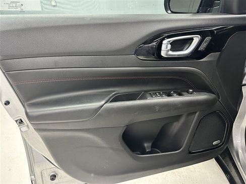 Used 2023 Jeep Compass Trailhawk w/ Trailhawk Elite Group AWD/4WD image 19