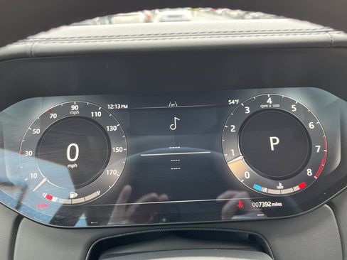 Certified 2025 Land Rover Range Rover SE image 22