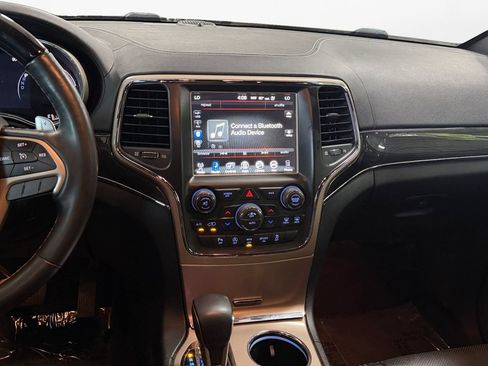 Used 2017 Jeep Grand Cherokee Overland AWD/4WD image 10