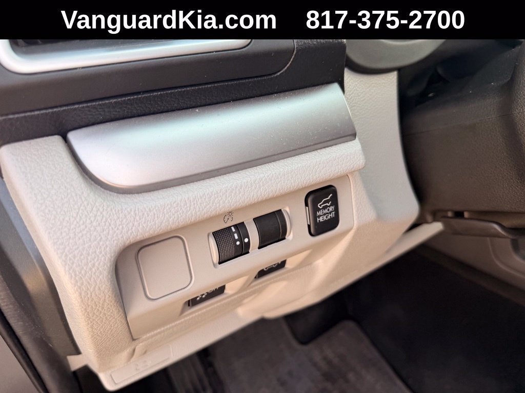 Used 2016 Subaru Forester 2.5i Limited w/ Popular Package #2 AWD/4WD image 16
