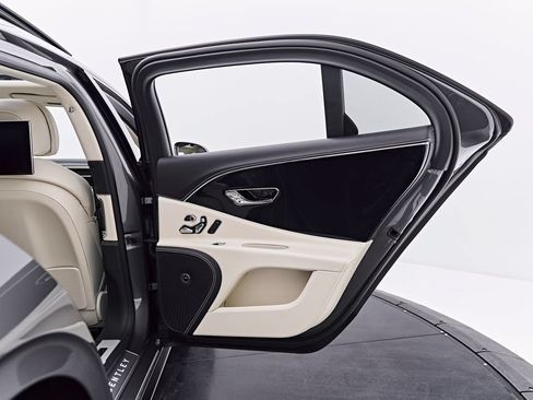 Used 2022 Bentley Flying Spur W12 AWD/4WD image 31