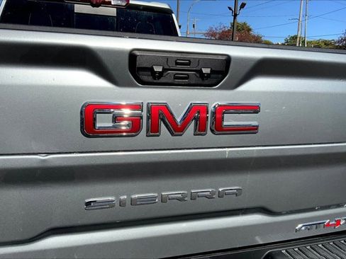 Used 2024 GMC Sierra 2500 AT4X image 31