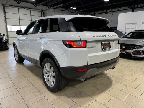 Used 2018 Land Rover Range Rover Evoque SE AWD/4WD image 4