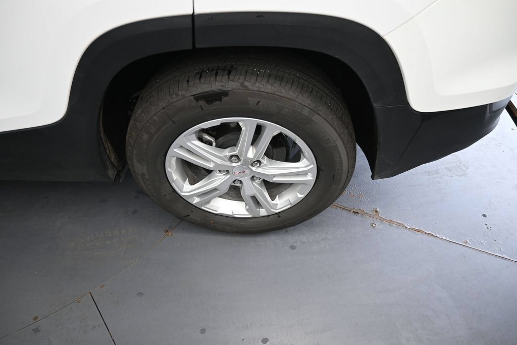 Used 2024 GMC Terrain SLE FWD image 17
