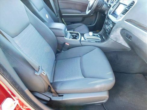 Used 2021 Chrysler 300 Touring w/ Driver Convenience Group RWD image 27