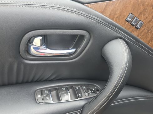 Used 2017 INFINITI QX80 4WD image 11