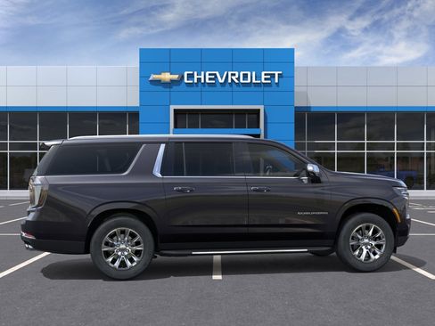 New 2026 Chevrolet Suburban Premier w/ Sun And Tow Package AWD/4WD image 5