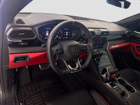 Used 2024 Lamborghini Urus S AWD/4WD image 9