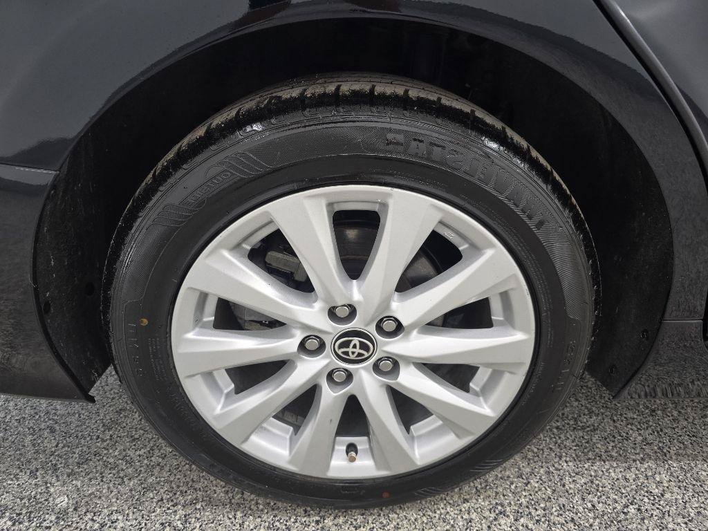 Used 2020 Toyota Camry LE FWD image 30