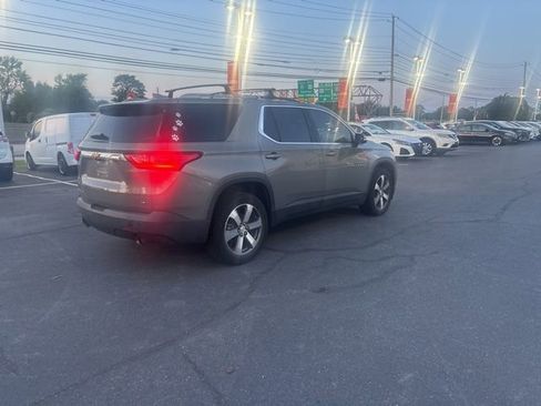 Used 2018 Chevrolet Traverse LT AWD/4WD image 11
