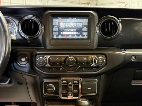 Used 2021 Jeep Wrangler Unlimited Sport AWD/4WD image 9