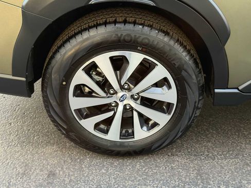 Certified 2025 Subaru Outback Premium w/ Popular Package #1A image 8