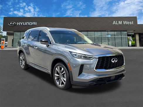 Used 2024 INFINITI QX60 Luxe w/ Cargo Package FWD image 3