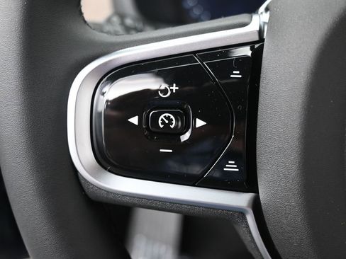 New 2026 Volvo XC90 B6 Plus w/ Protection Package Premier AWD/4WD image 18