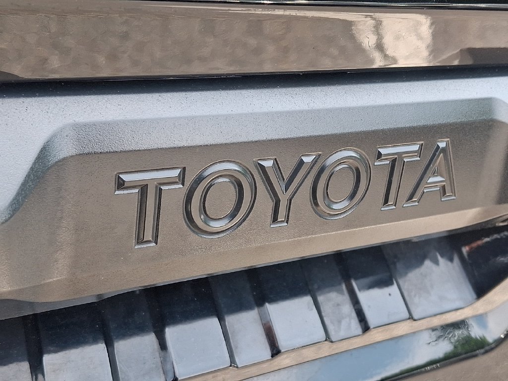 Used 2024 Toyota Tundra SR5 w/ SR5 Convenience Package AWD/4WD image 29