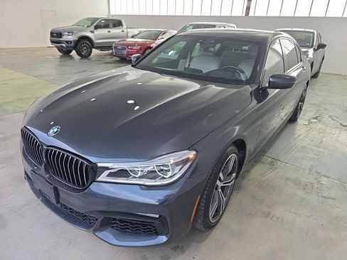 Used 2019 BMW 750i w/ Executive Package image 1