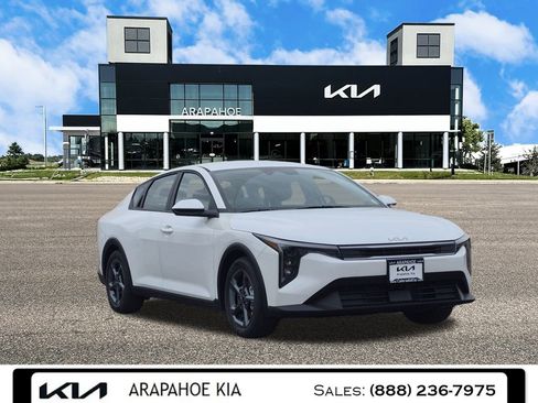 New 2026 Kia K4 LXS image 2
