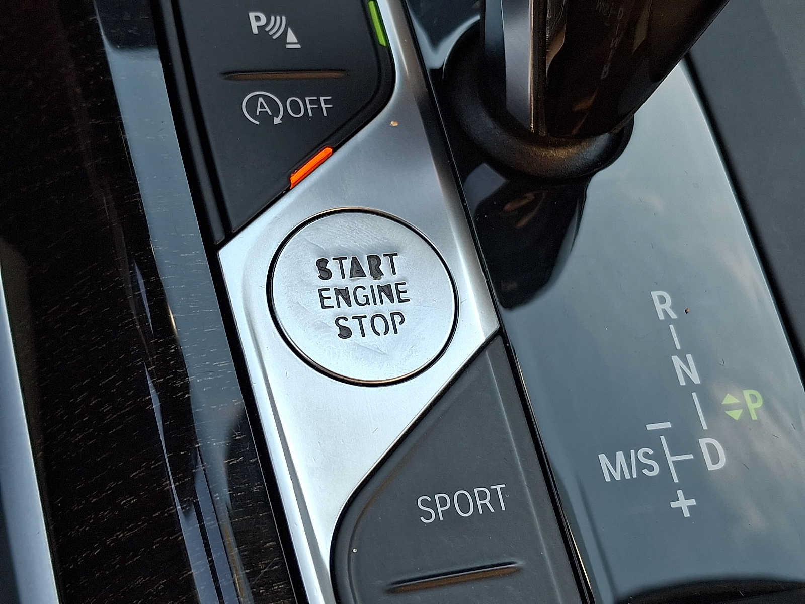 Used 2019 BMW 330i xDrive Sedan w/ Driving Assistance Package AWD/4WD image 22