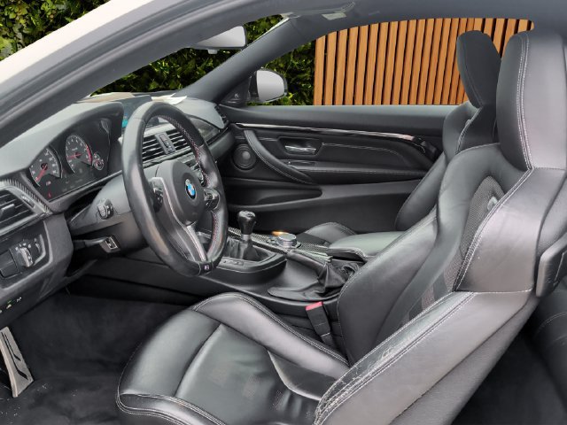 Used 2017 BMW M4 Coupe RWD image 2
