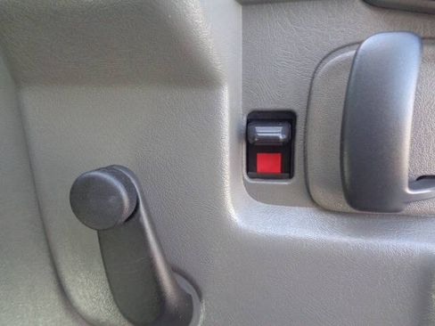 Used 2014 Chevrolet Express 3500 RWD image 21