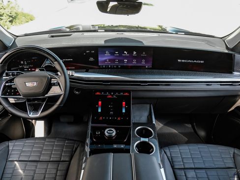 Used 2025 Cadillac Escalade V image 30